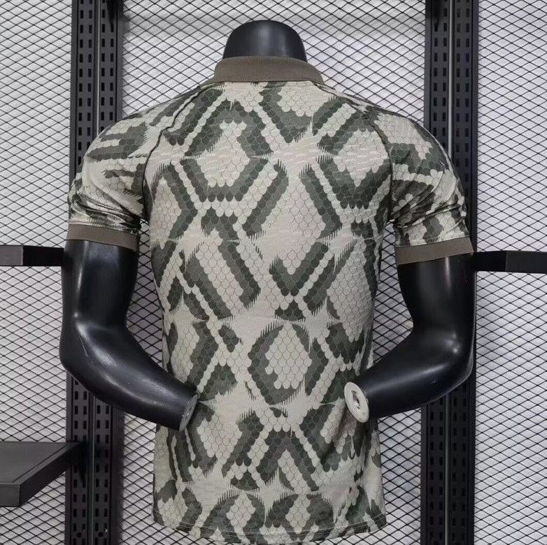 Bayern Munich Maillot Concept 25/26 – Version Player – Image 2